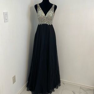 Women’s V prom/gown dress.
